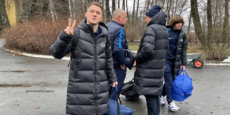 Дніпро-1 вирушив на другий збір до Туреччини