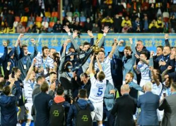 Чемпіонський титул та Кубок України . Вітаємо киян, команду, тренерів та уболівальників із золотим дублем “Динамо Київ” у сезоні 2020/2021!